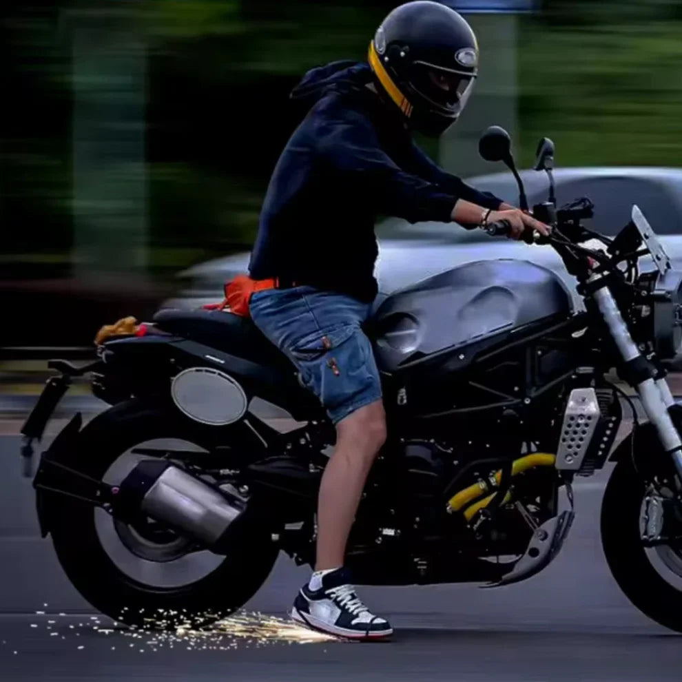 AGARRE DE PIE PARA MOTO